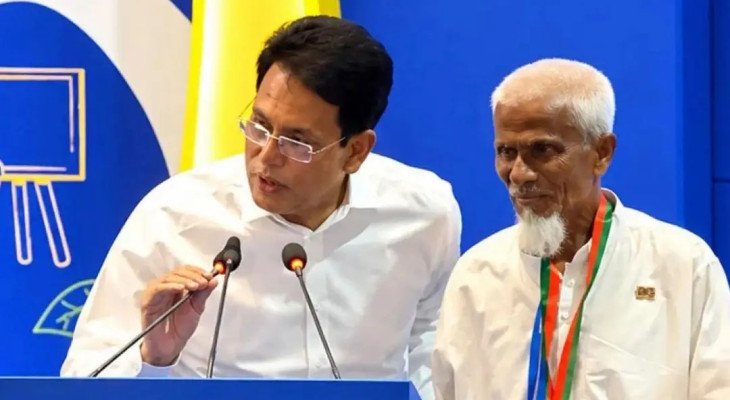 ৫২ বছর ধরে এক টাকায় পড়ানো গাইবান্ধার লুৎফুর রহমান পেলেন রাষ্ট্রীয় সম্মাননা